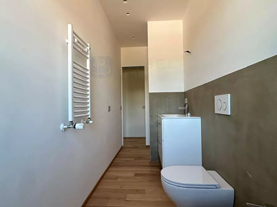 Immagine 13 di Appartamento in vendita  in Via Nisio a Roma