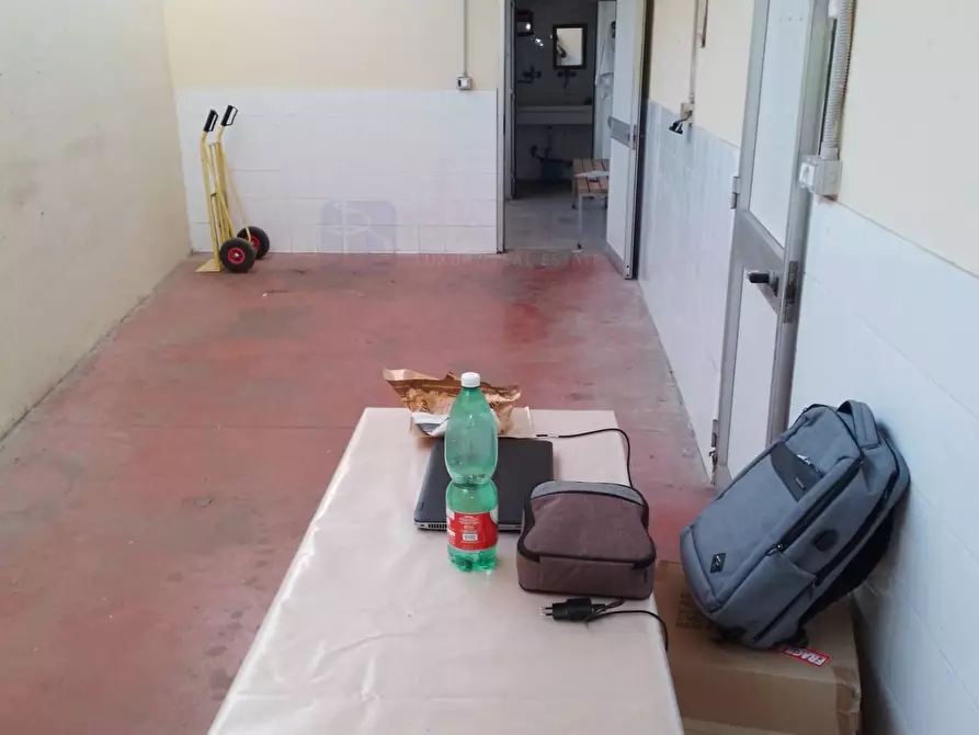 Immagine 18 di Capannone industriale in affitto  in Vicolo Pian Due Torri a Roma