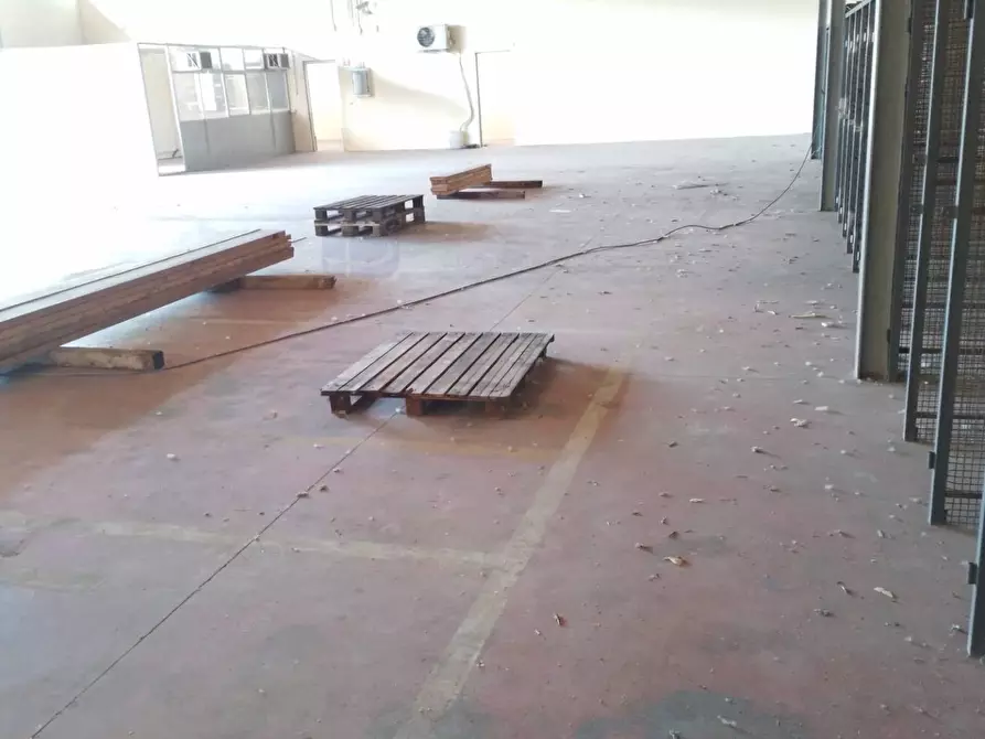 Immagine 19 di Capannone industriale in affitto  in Vicolo Pian Due Torri a Roma