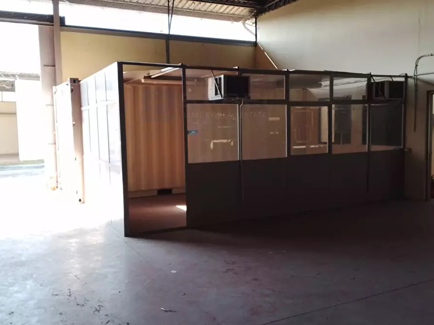 Immagine 20 di Capannone industriale in affitto  in Vicolo Pian Due Torri a Roma