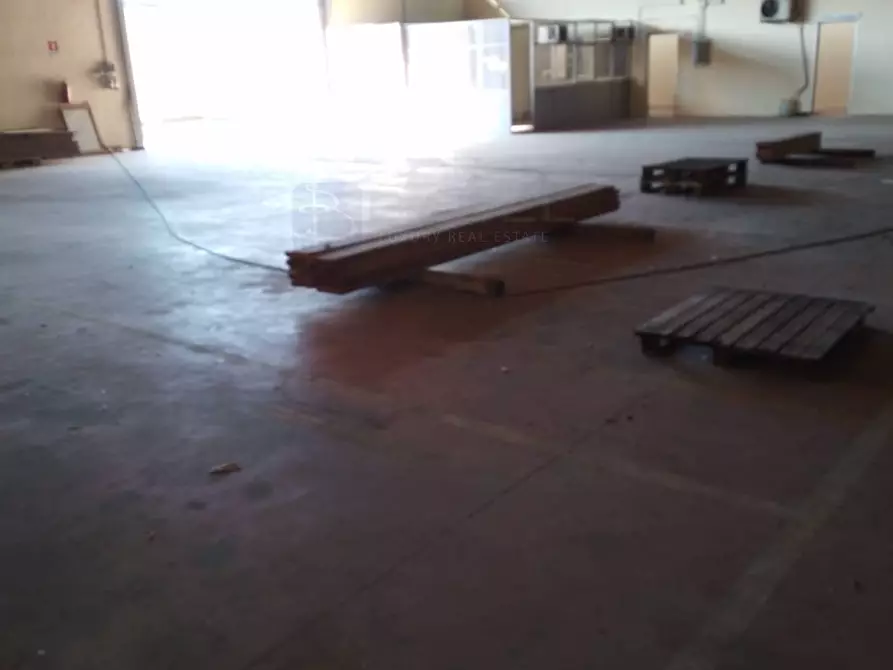 Immagine 25 di Capannone industriale in affitto  in Vicolo Pian Due Torri a Roma