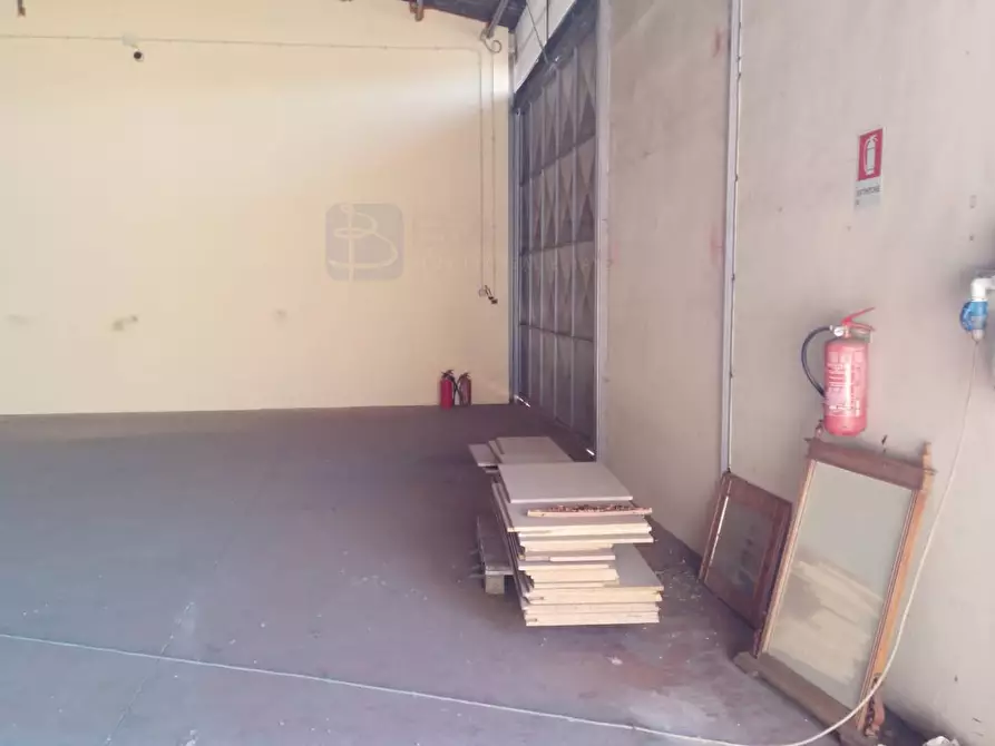 Immagine 27 di Capannone industriale in affitto  in Vicolo Pian Due Torri a Roma