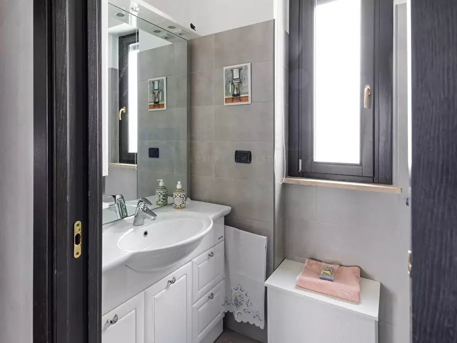 Immagine 11 di Appartamento in vendita  in Viale Carmelo Bene a Roma