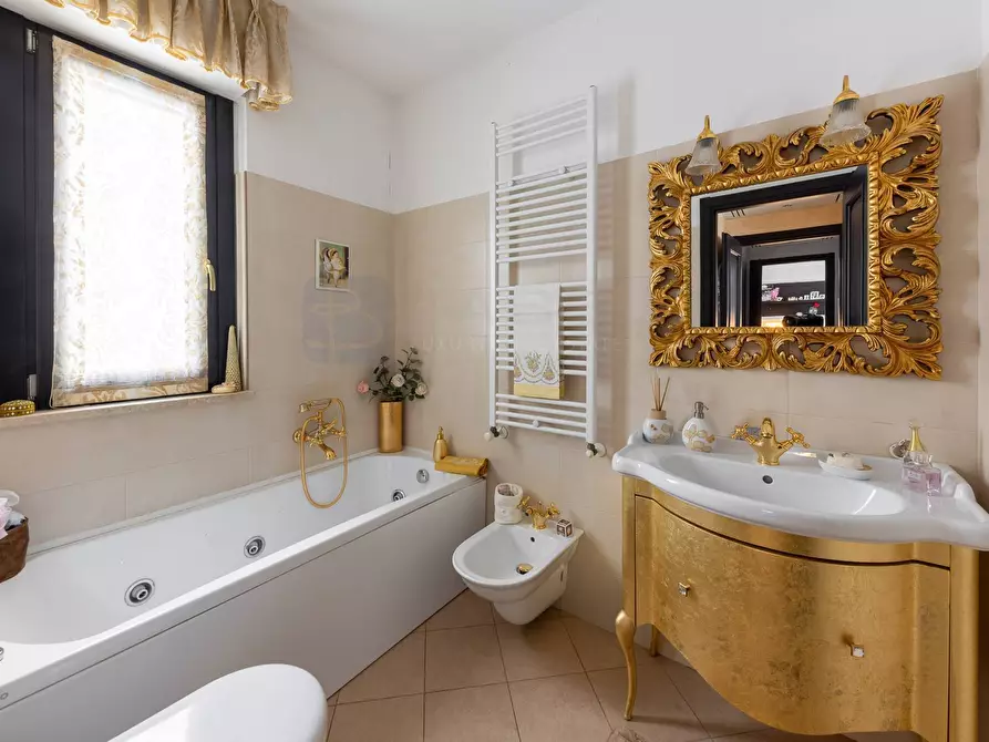 Immagine 16 di Appartamento in vendita  in Viale Carmelo Bene a Roma