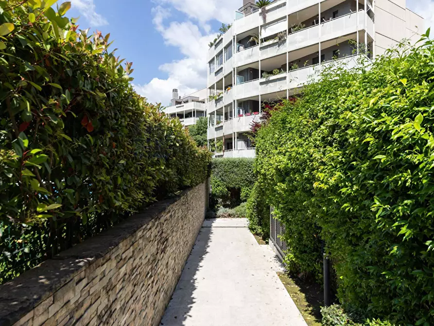 Immagine 27 di Appartamento in vendita  in Viale Carmelo Bene a Roma