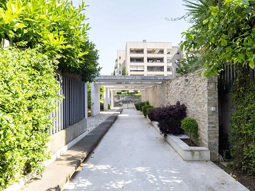Immagine 28 di Appartamento in vendita  in Viale Carmelo Bene a Roma