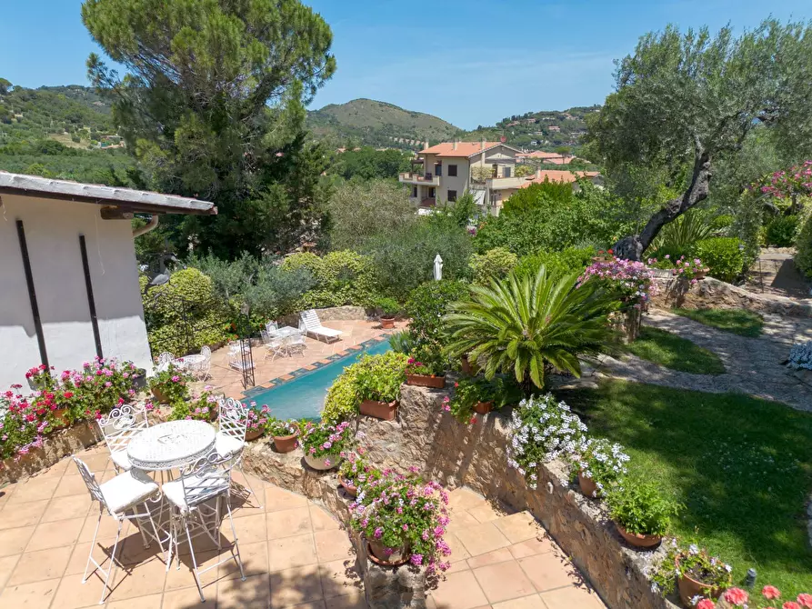 Immagine 13 di Villa in vendita  in VIA DEI MOLINI a Monte Argentario