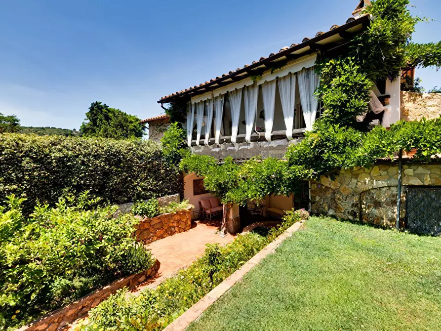 Immagine 25 di Villa in vendita  in VIA DEI MOLINI a Monte Argentario