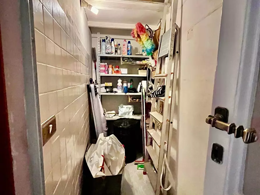 Immagine 29 di Appartamento in vendita  in Via Giovanni Lanza a Roma