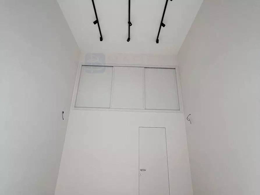 Immagine 3 di Attività commerciale in affitto  in Via dei Gracchi a Roma