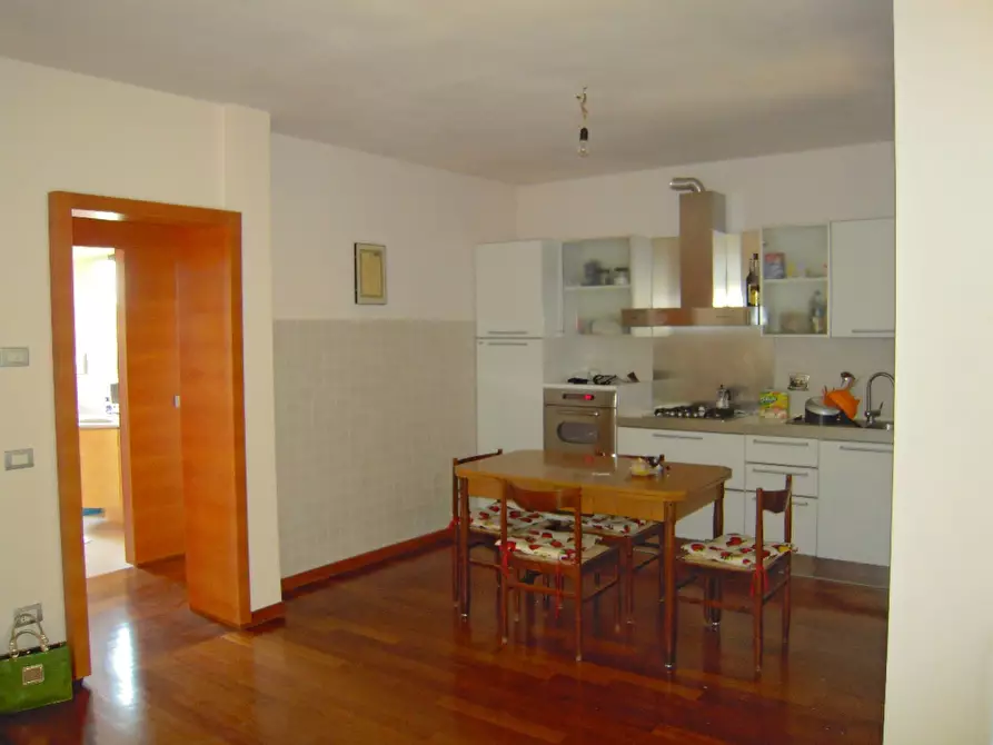 Immagine 1 di Appartamento in vendita  in VIA DELLE BETULLE a Cavriglia