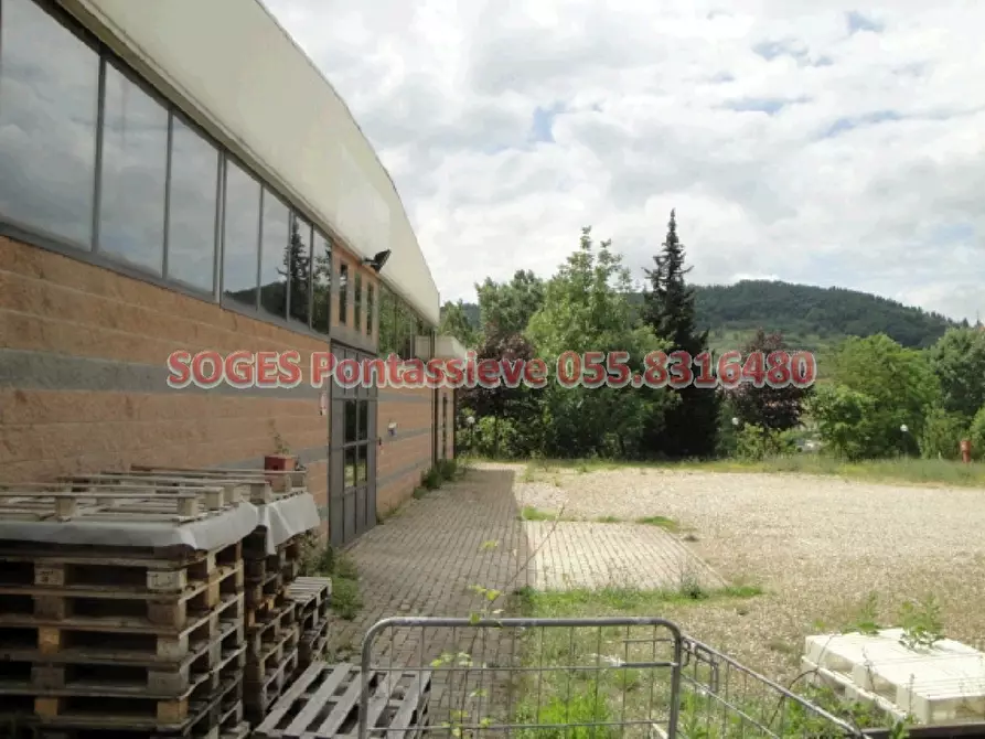 Immagine 6 di Locale commerciale in vendita  in PALAGIPONTASSIEVEFI a Pontassieve