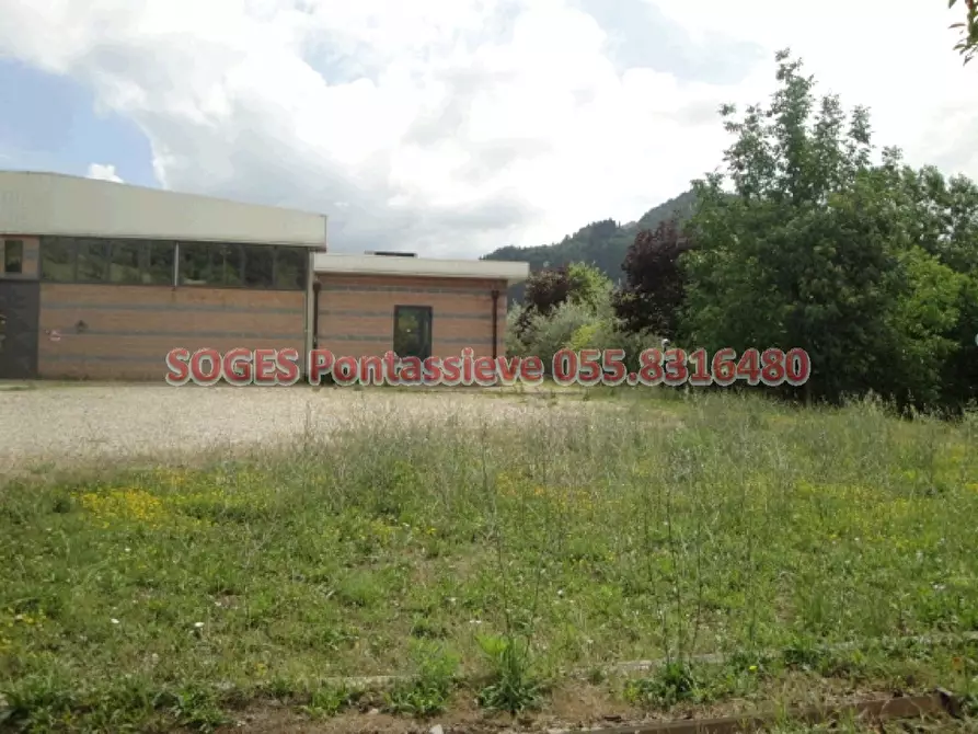 Immagine 8 di Locale commerciale in vendita  in PALAGIPONTASSIEVEFI a Pontassieve
