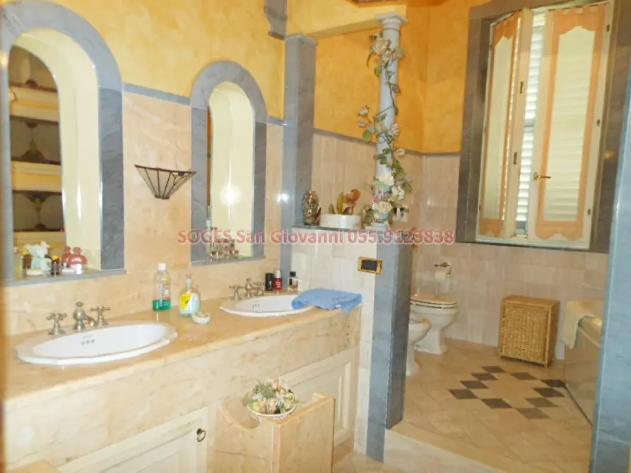 Immagine 12 di Villa in vendita  in Via G.Puccini a Montevarchi