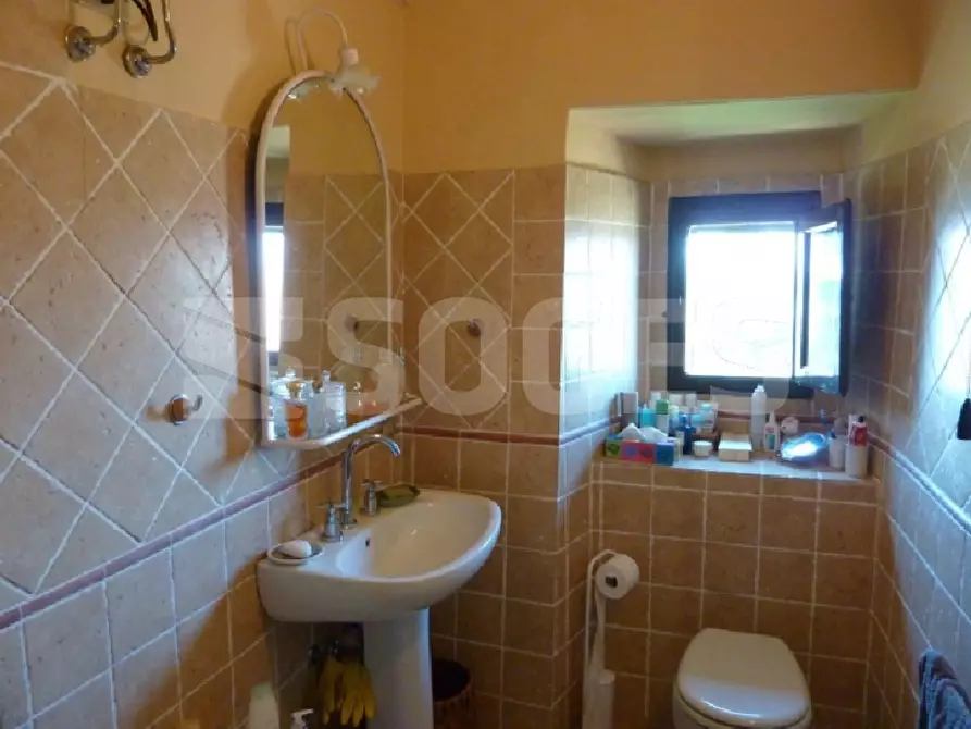 Immagine 10 di Camera in vendita  a Rufina