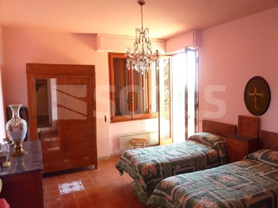 Immagine 8 di Camera in vendita  a Rufina