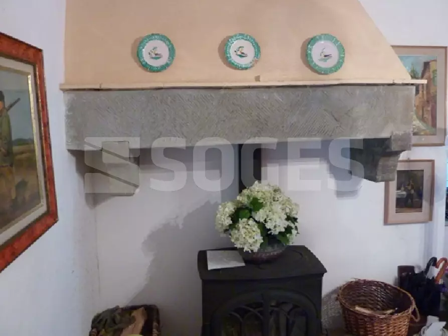 Immagine 11 di Camera in vendita  a Rufina