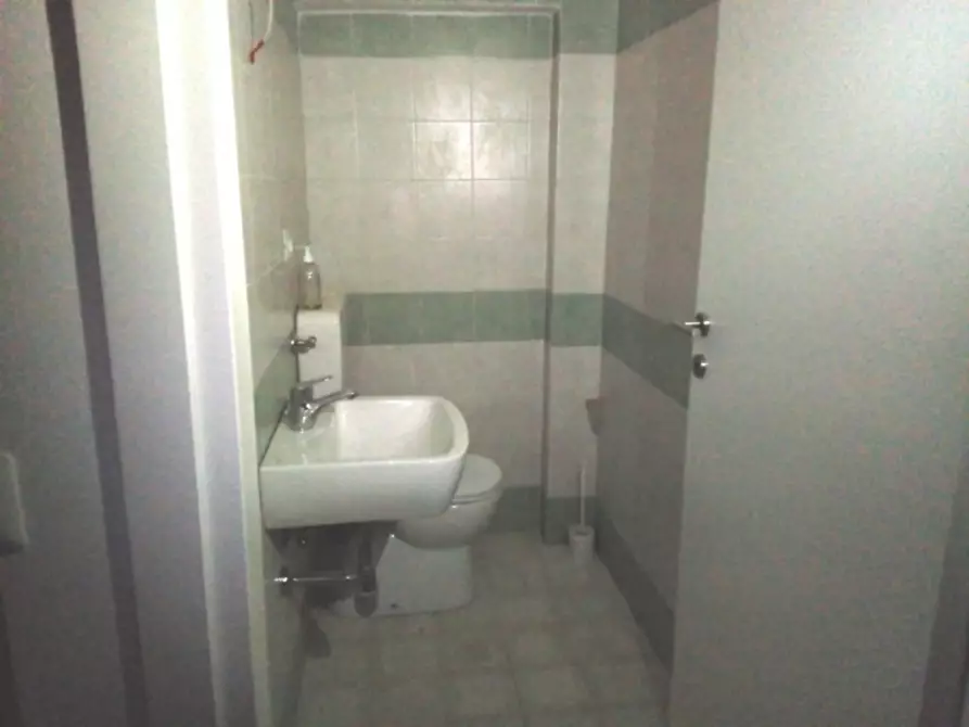 Immagine 5 di Locale commerciale in affitto  in VIA GOFFREDO MAMELI a Pontassieve