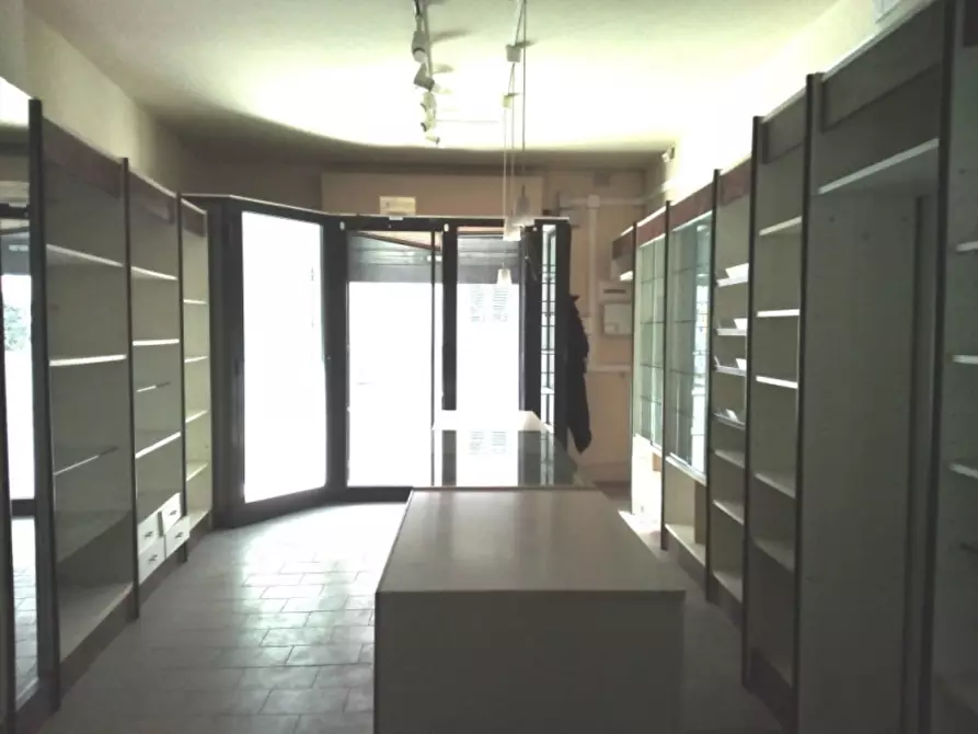 Immagine 4 di Locale commerciale in affitto  in VIA GOFFREDO MAMELI a Pontassieve