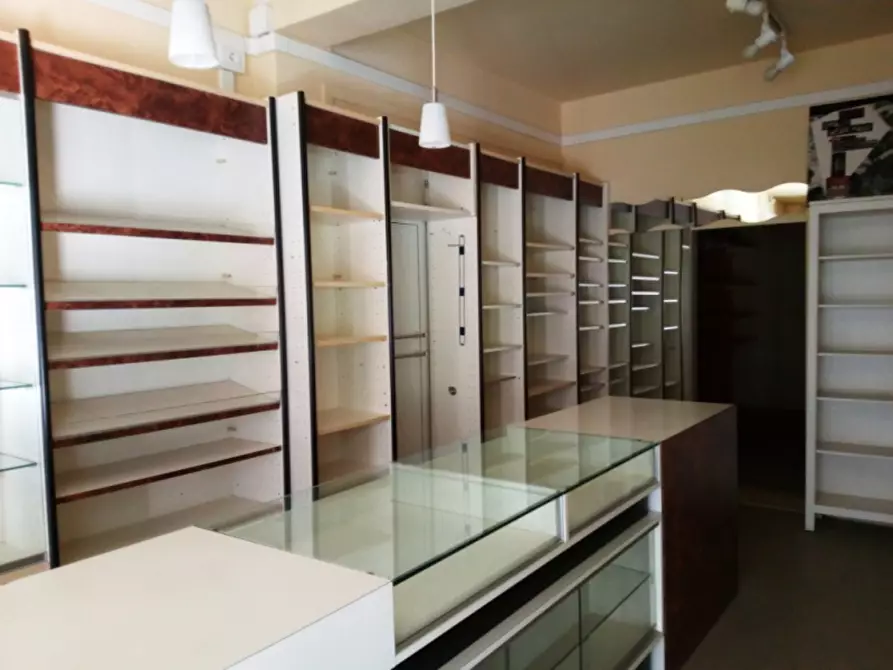 Immagine 8 di Locale commerciale in vendita  in VIA GOFFREDO MAMELI a Pontassieve