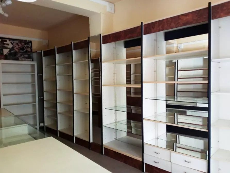 Immagine 3 di Locale commerciale in vendita  in VIA GOFFREDO MAMELI a Pontassieve