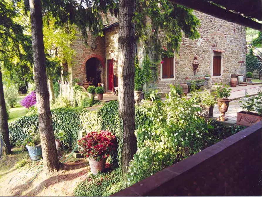 Immagine 3 di Villa in vendita  in Sp86 a Reggello