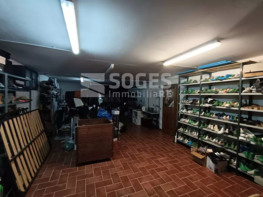 Immagine 21 di Villa in vendita  in via chiantigiana a Montevarchi