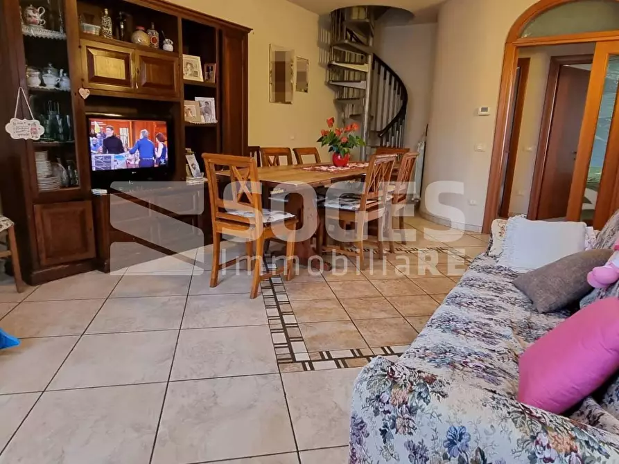 Immagine 11 di Appartamento in vendita  in Via Guglielmo Marconi a Loro Ciuffenna