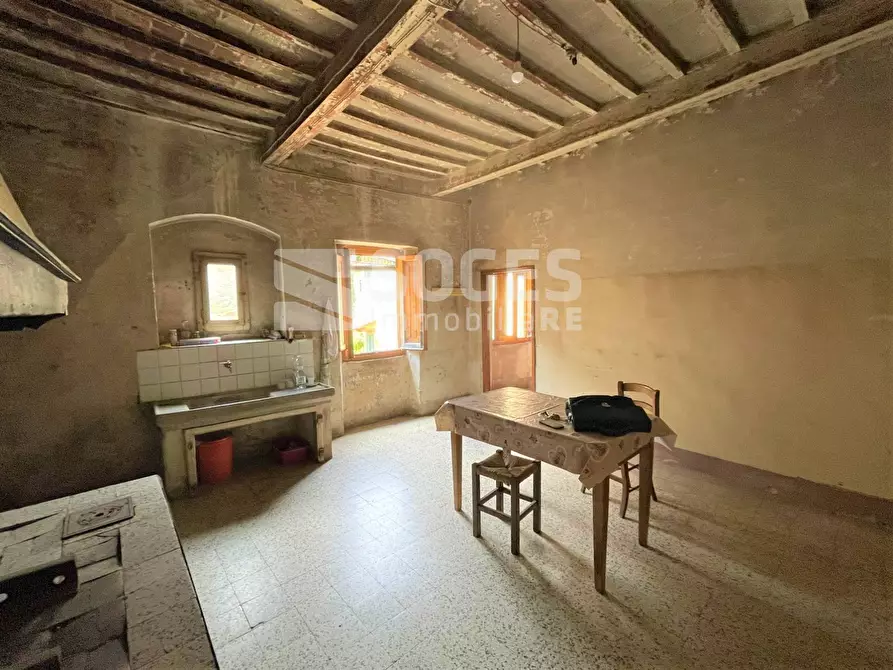 Immagine 2 di Camera in vendita  in Piazza delle Ginestre a Terranuova Bracciolini