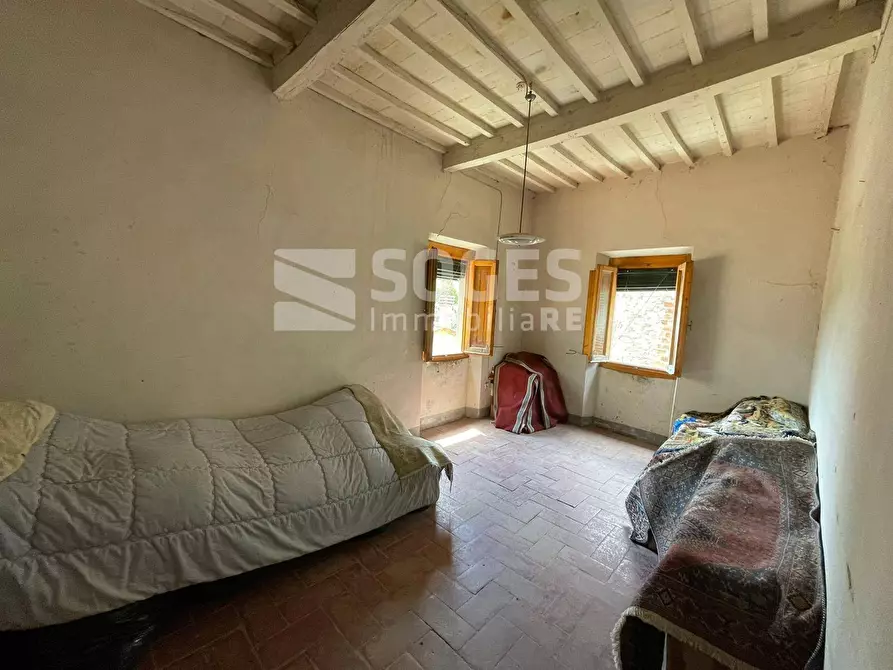 Immagine 5 di Camera in vendita  in Piazza delle Ginestre a Terranuova Bracciolini
