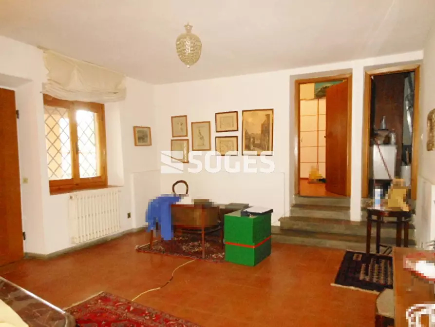 Immagine 26 di Palazzo in vendita  in Via G. Deledda a Cavriglia