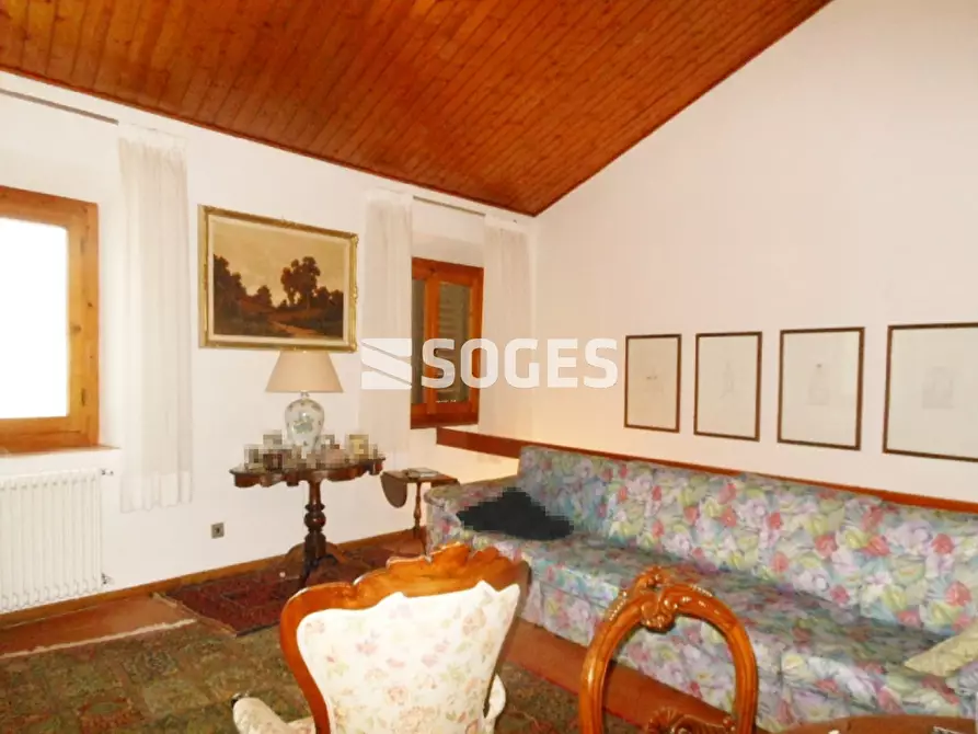 Immagine 20 di Palazzo in vendita  in Via G. Deledda a Cavriglia