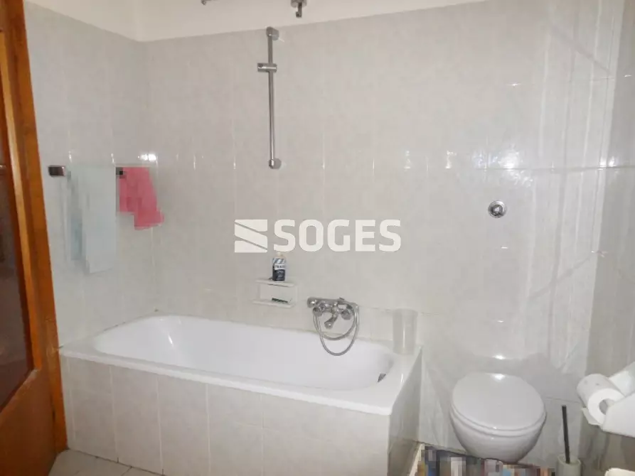 Immagine 25 di Palazzo in vendita  in Via G. Deledda a Cavriglia