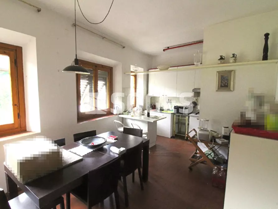 Immagine 2 di Palazzo in vendita  in Via G. Deledda a Cavriglia