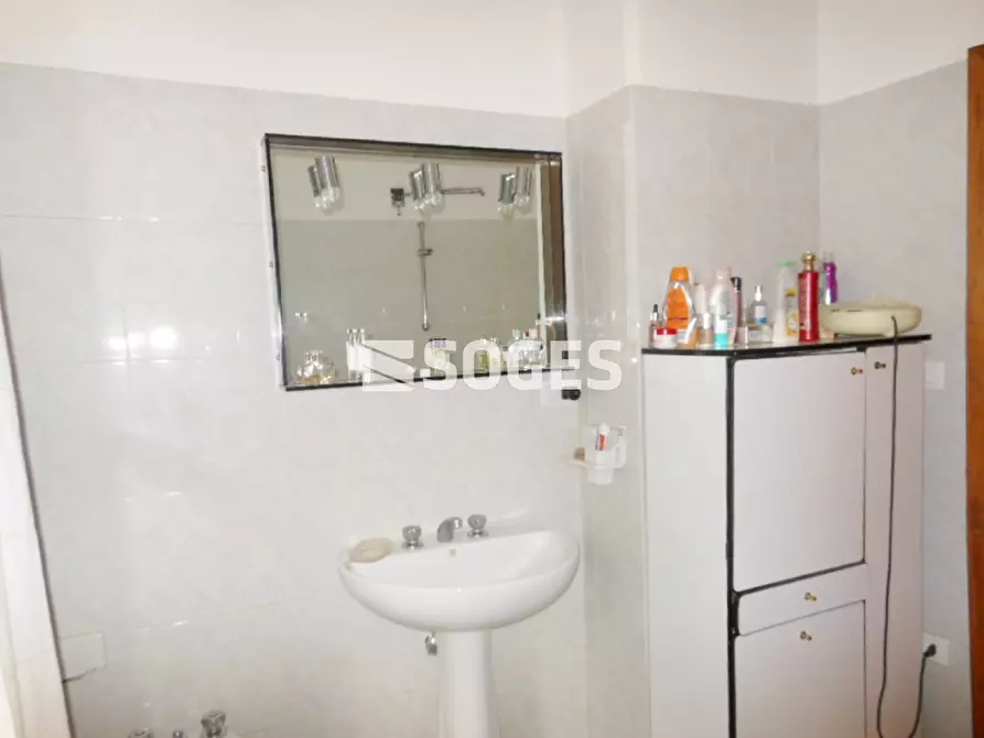 Immagine 24 di Palazzo in vendita  in Via G. Deledda a Cavriglia