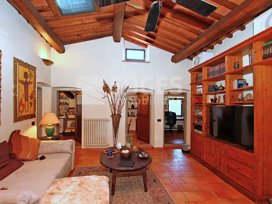 Immagine 10 di Rustico / casale in vendita  in VIA ARETINA a Reggello