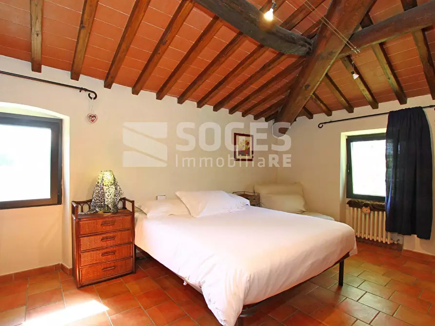 Immagine 15 di Rustico / casale in vendita  in VIA ARETINA a Reggello