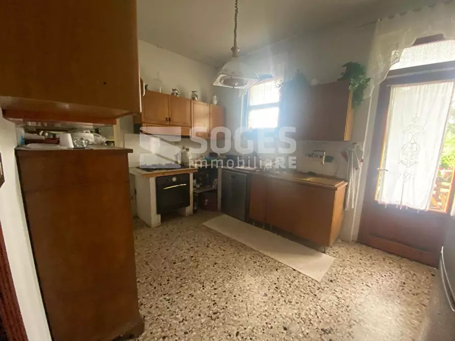 Immagine 25 di Villa in vendita  in via fontarnieri a Rufina