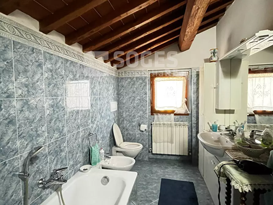 Immagine 12 di Villa in vendita  in Viale Europa a Loro Ciuffenna