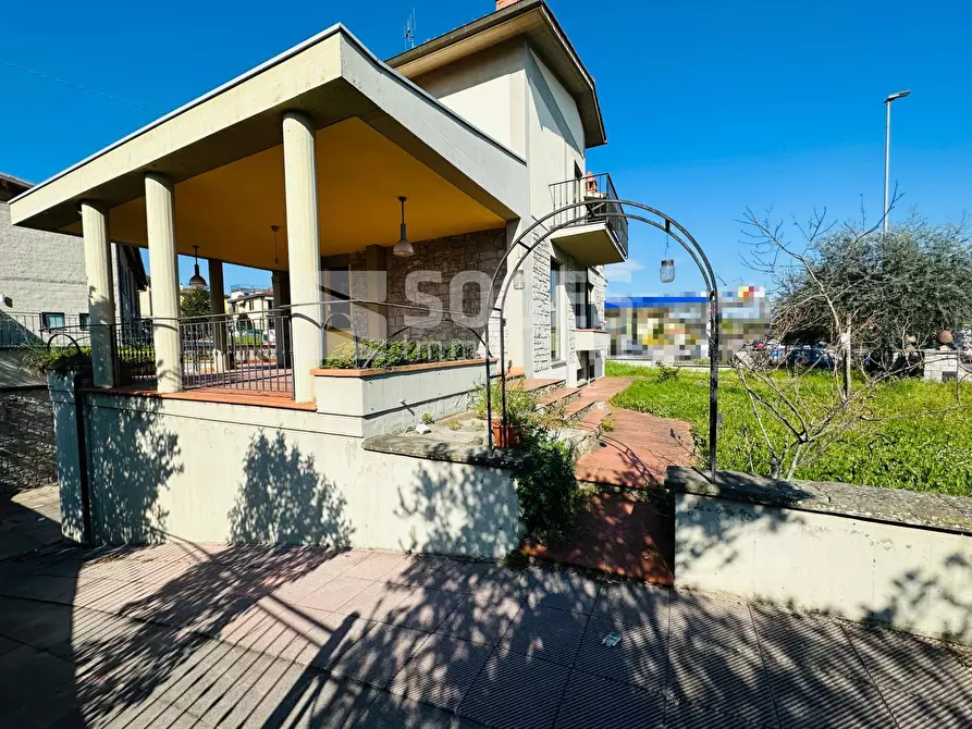 Immagine 2 di Villa in vendita  in Via Roma a Figline E Incisa Valdarno