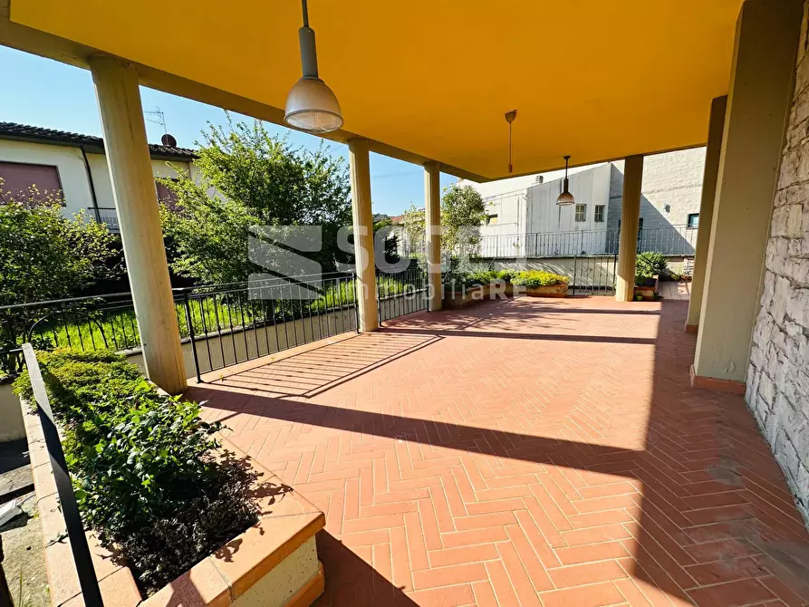 Immagine 3 di Villa in vendita  in Via Roma a Figline E Incisa Valdarno