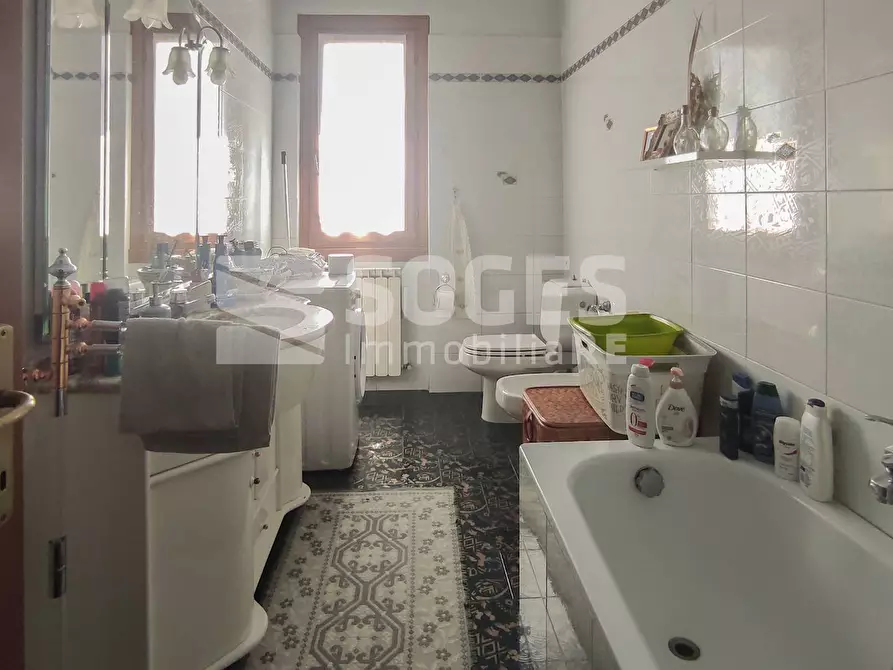 Immagine 18 di Villa in vendita  in via del cesto a Figline E Incisa Valdarno