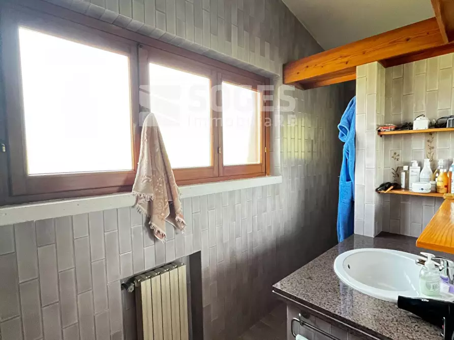 Immagine 22 di Villa in vendita  in via della lama a Montevarchi