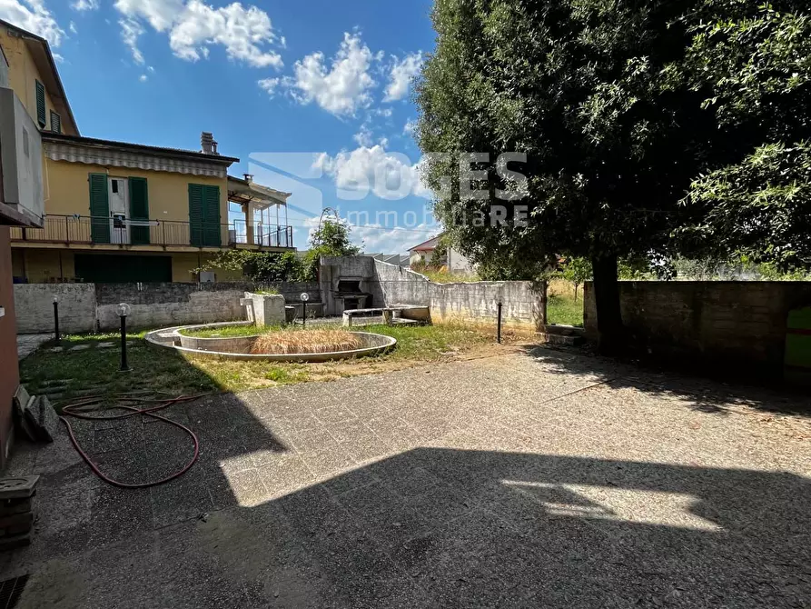 Immagine 29 di Villa in vendita  in via della lama a Montevarchi