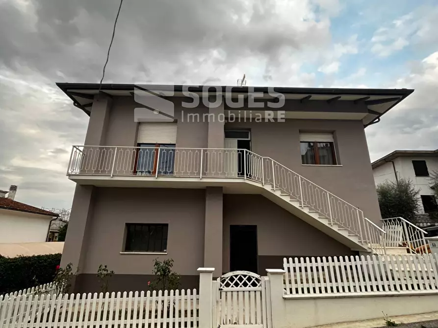 Immagine 21 di Villa in vendita  in via san pancrazio a Bucine