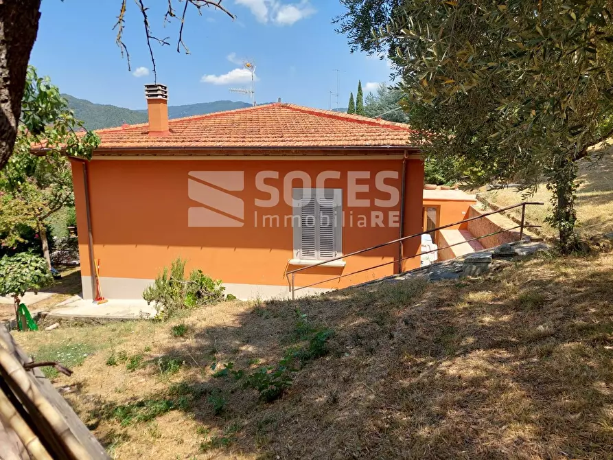 Immagine 12 di Villa in vendita  in via garibaldi a Rufina