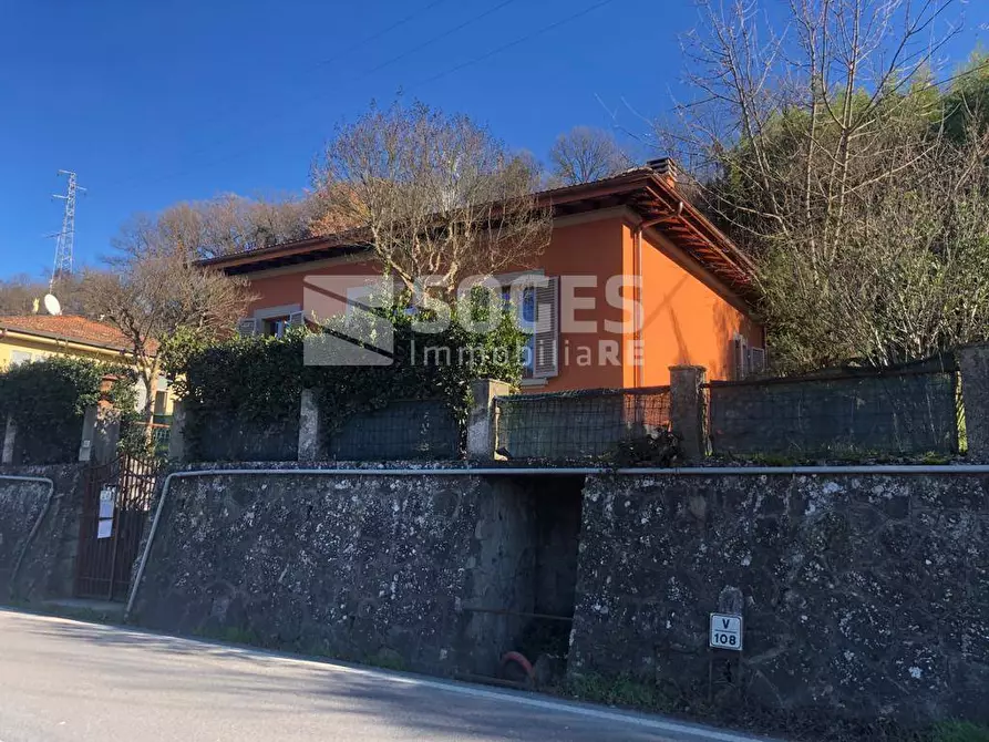 Immagine 13 di Villa in vendita  in via garibaldi a Rufina