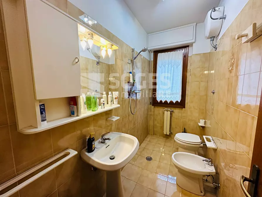 Immagine 14 di Appartamento in vendita  in Via della Resistenza a Figline E Incisa Valdarno