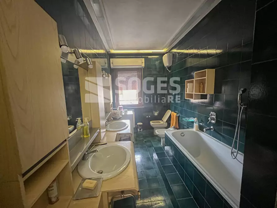 Immagine 15 di Appartamento in vendita  in Viale Cadorna a Montevarchi