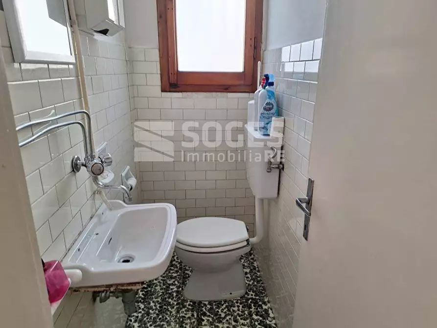 Immagine 8 di Attività commerciale in affitto  in Via G. di Vittorio a Pontassieve